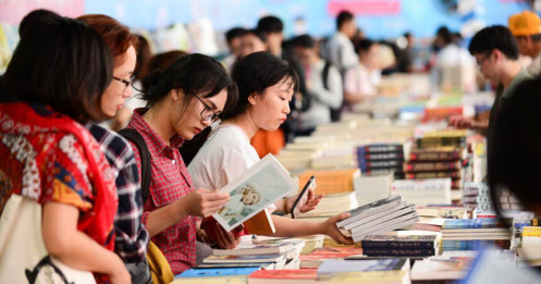 [CÙNG BÀN LUẬN] Nhậu nhiều hơn đọc sách, dân trí Việt Nam cao hay thấp