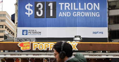 Nợ quốc gia lên tới 32.000 tỷ USD, nước Mỹ ngấp nghé bờ vực phá sản?