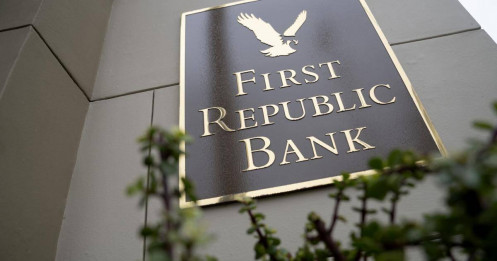 Cổ phiếu ngân hàng First Republic Bank giảm hơn 50% trước nguy cơ sụp đổ