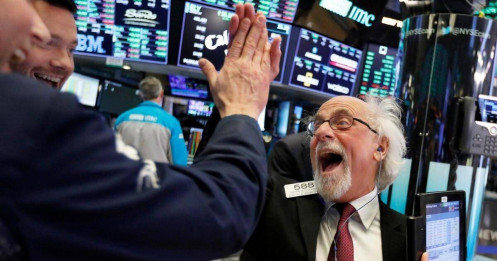 Dow Jones ghi nhận tháng tăng tốt nhất kể từ tháng 1/2023