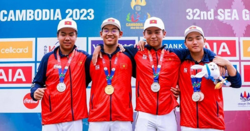 Tuyển golf Việt Nam nhận thưởng 750 triệu đồng cho Huy chương SEA Games 32