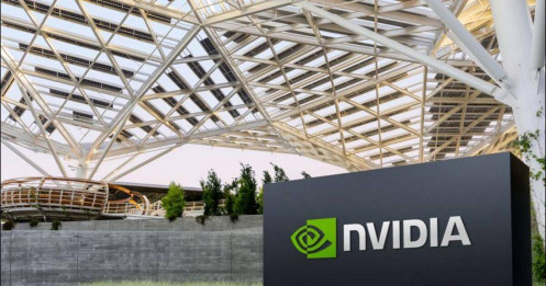 Cố phiếu 'gã khổng lồ' ngành chip Nvidia tăng dựng đứng nhờ cơn sốt AI, vốn hóa gấp 8 lần Intel