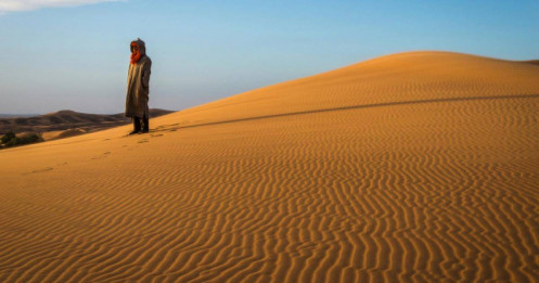[VIDEO] Làm thế nào bán được cát trên sa mạc?
