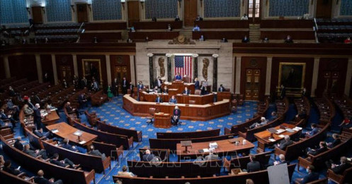 Hạ viện Mỹ thông qua dự luật trần nợ để ngăn chặn vỡ nợ lịch sử, chờ đợi tín hiệu từ Thượng viện