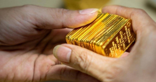 Vì sao giá vàng trong nước luôn cao hơn thế giới?