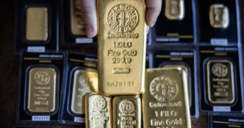 Giá vàng thế giới có tuần tăng tốt nhất hơn 1 tháng, SPDR Gold Trust bán mạnh trước cuộc họp Fed
