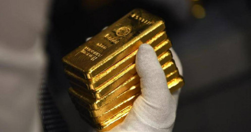 Giá vàng hôm nay 19/6: Nhà đầu tư do dự, vàng khó bứt phá qua 2.000 USD/ounce