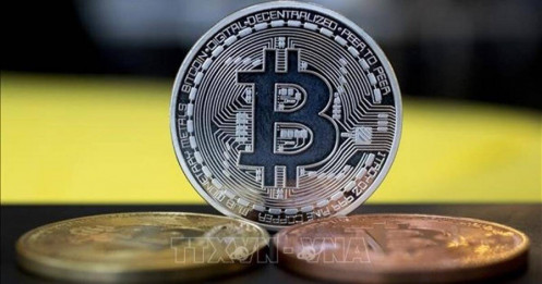 Bitcoin tiến tới 27.000 USD
