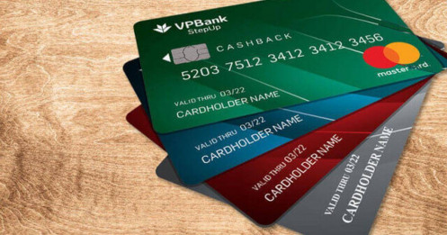 Ngân hàng nào tính phí ứng tiền mặt thẻ tín dụng thấp nhất?