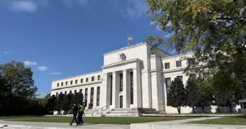 Thống đốc Fed chỉ trích các đề xuất tăng yêu cầu về vốn của ngân hàng