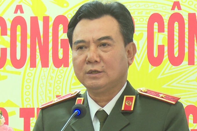 Cựu phó giám đốc Công an Hà Nội nghi 'chạy án' trong vụ chuyến bay giải cứu