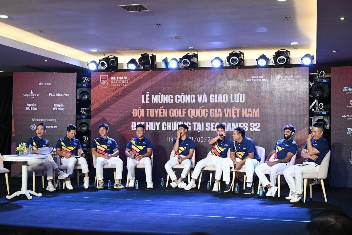 Tuyển golf Việt Nam nhận thưởng 750 triệu đồng cho Huy chương SEA Games 32