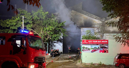 Cháy kho xe điện ở Quy Nhơn