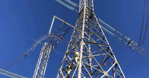 Gấp rút vận hành đường dây 500 kV kéo dài để tăng cung ứng điện cho miền Bắc