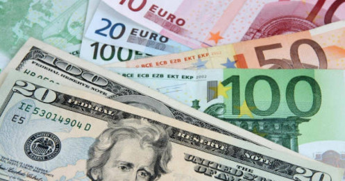 Giá USD thấp nhất 15 tháng so với euro