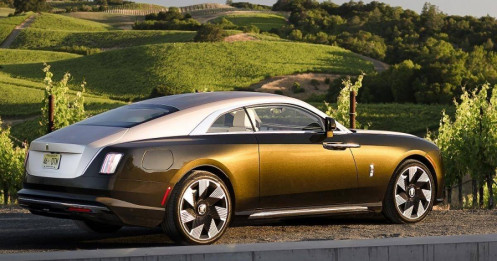 Rolls Royce thuần điện Spectre sẽ thử thách thi leo dốc huyền thoại Hillclimb