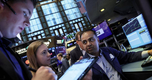 Dow Jones tăng phiên thứ 5 liên tiếp, giá dầu giảm mạnh