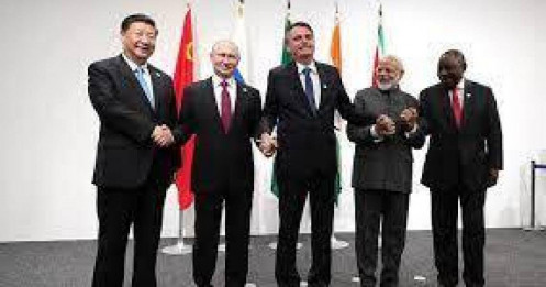 Đồng tiền BRICS sẽ qua mặt đồng USD, đối trọng với phương Tây, Nhóm mới nổi dự định ‘chơi lớn’?