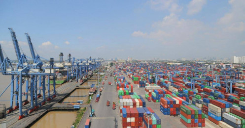 Một cổ phiếu vận tải biển tăng 41%, cổ đông lớn đăng ký bán hơn 21 triệu đơn vị
