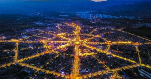 Thành phố xây theo trận đồ bát quái ở Trung Quốc, hoàn toàn không có đèn giao thông