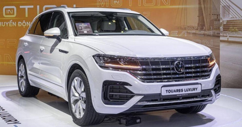 Volkswagen Touareg giảm giá "khủng" tới 225 triệu đồng tặng kèm phụ kiện