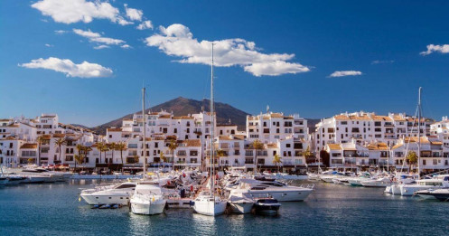 Thành phố Tây Ban Nha nổi bật giữa Địa Trung Hải