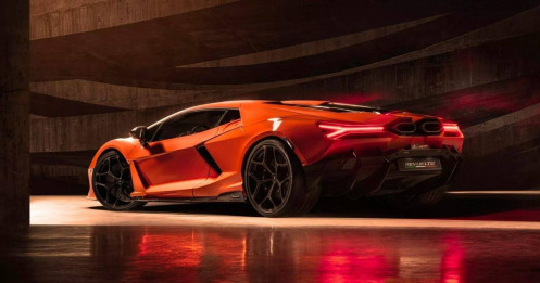 Muốn mua siêu xe Lamborghini Revuelto khách hàng phải đợi 2 năm