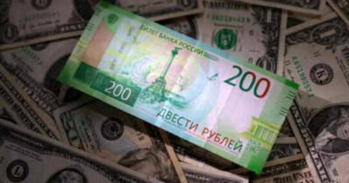 NHTW Nga bất ngờ nâng lãi suất lên 12% sau khi đồng Rúp lao dốc