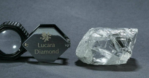 Canada: Phát hiện viên kim cương trắng 692,3 carat tại Botswana