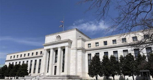 Trì hoãn hạ lãi suất, Fed đẩy các ngân hàng trung ương vào thế khó