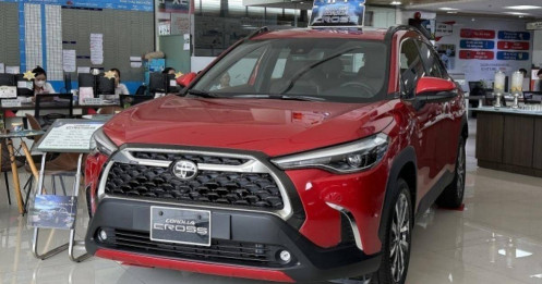 Toyota Corolla Cross tăng giá lần thứ 4