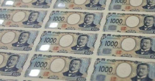 Yen xuống thấp nhất 10 tháng so với USD