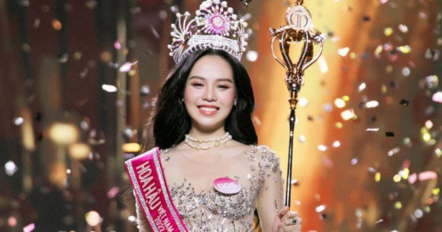 Từng bị chê nhạt nhoà, Hoa hậu trẻ nhất Việt Nam "tấn công" sàn diễn quốc tế làm công chúng tự hào