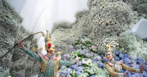 Choáng ngợp trước đám tang xa xỉ của tài phiệt siêu giàu Thái Lan: Phủ kín hoa tươi như 'khu vườn thiên đàng'