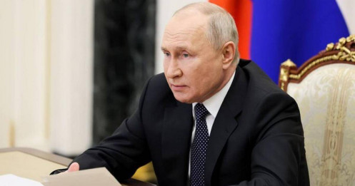 Kinh tế Ukraine đang suy sụp, Tổng thống Putin lạc quan về kinh tế Nga