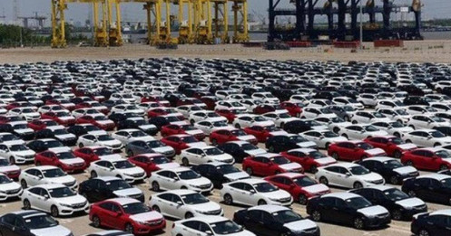 Lượng xe ô tô nhập khẩu về nước giảm 10% so với cùng kỳ năm 2022