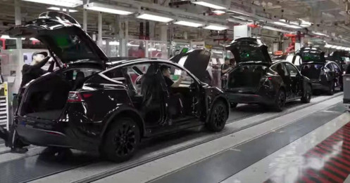 Tesla sản xuất 5.000 chiếc xe ô tô trong 24 giờ