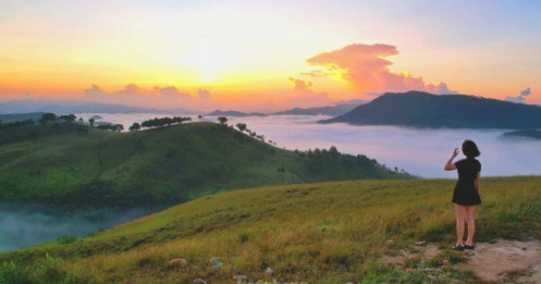 Săn mây trên đỉnh Phượng Hoàng - toạ độ 'check in sống ảo' mới cực đẹp ở Quảng Ninh