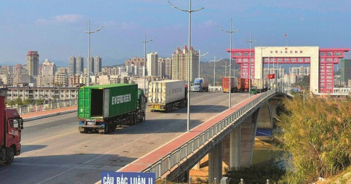 Quảng Ninh: Hơn 2,8 tỷ USD hàng xuất nhập khẩu qua Cửa khẩu Móng Cái
