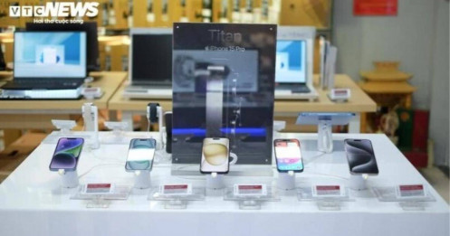 Hà Nội: Nhiều cửa hàng vắng hoe trong ngày đầu mở bán iPhone 15 ở Việt Nam