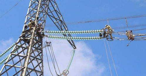 EVN rót hơn 1.100 tỷ đồng làm đường dây 500 kV kéo điện từ Lào