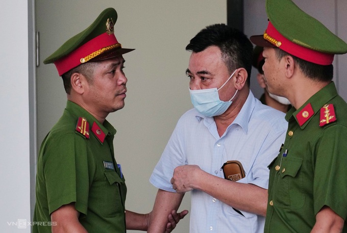 Cựu sếp Công an Hà Nội khai môi giới chạy án 2,6 triệu USD 'vì thương người'