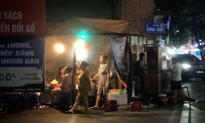 Bánh mì pate Cột Đèn - Ẩm thực đêm Hải Phòng.