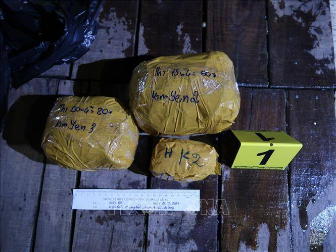 Vụ vận chuyển 19kg nghi vàng từ Campuchia về Việt Nam: Thu thêm 14kg và bắt giữ 5 đối tượng