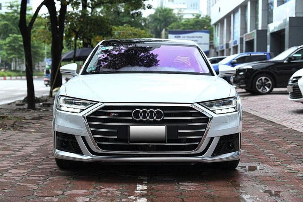 Audi S8 2021 mới chạy 2 năm, đại gia Việt 'bay' tới 7 tỷ đồng