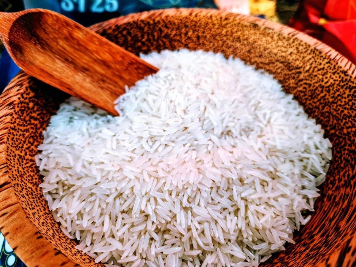 Giá gạo xuất khẩu Việt Nam lại tiếp tục tăng, vượt xa Thái Lan