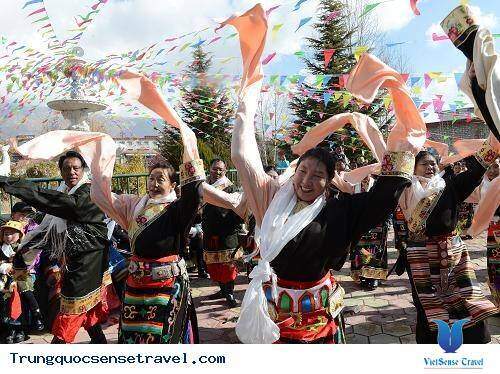 Độc đáo lễ hội Shoton tại Tây Tạng