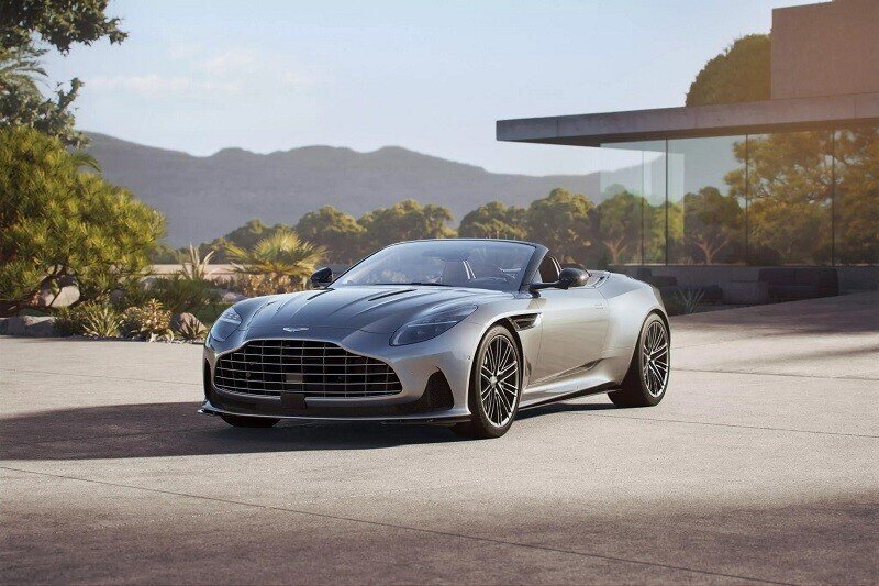 Cận cảnh siêu xe mui trần Aston Martin DB12 Volante vừa ra mắt