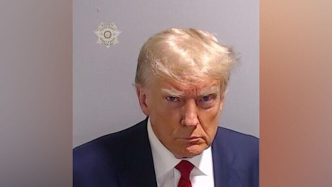 Ông Trump bị bắt rồi tại ngoại sau 20 phút