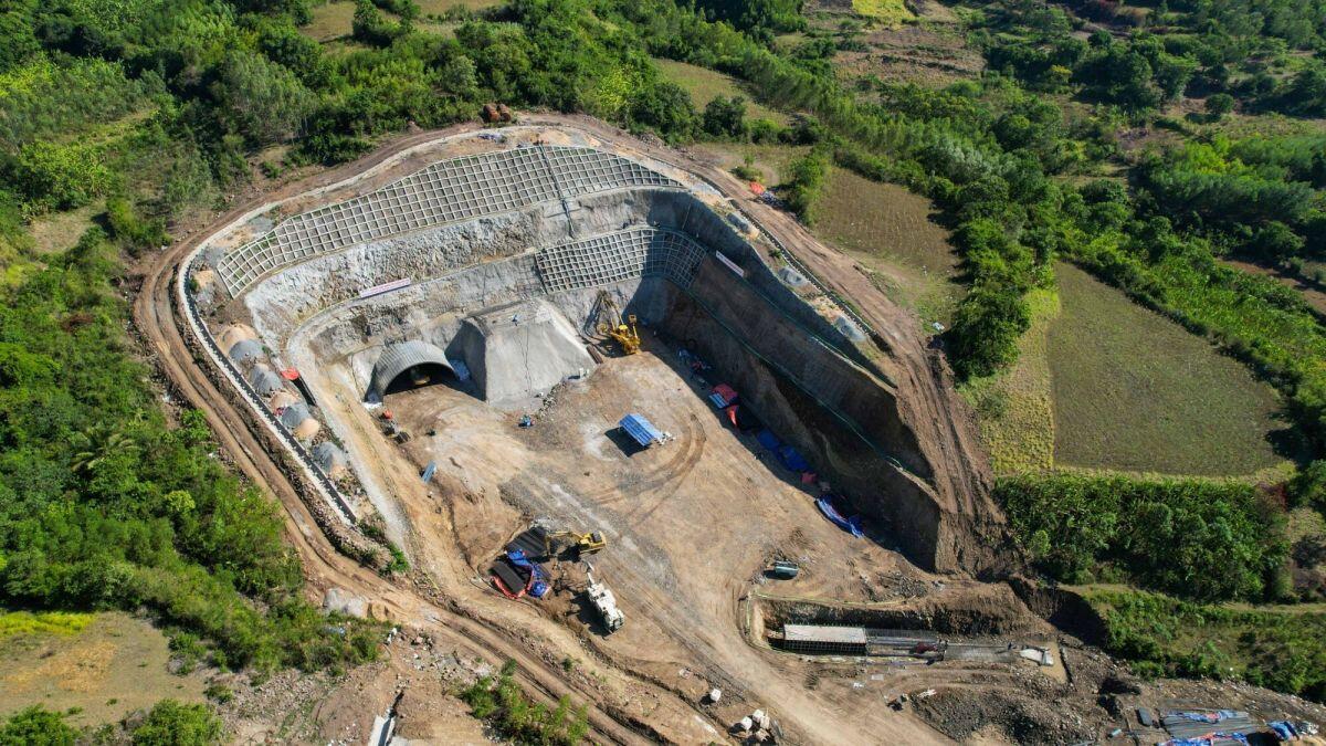 Mở cửa trái hầm Tuy An, gói thầu XL01 dự án cao tốc Bắc - Nam dự kiến hoàn thành tháng 12/2025